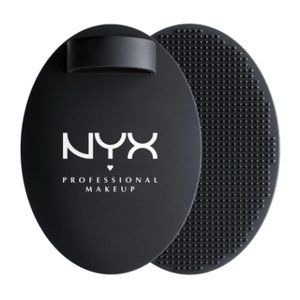 NYX Cosmetics On The Spot Brush Cleansing Pad New